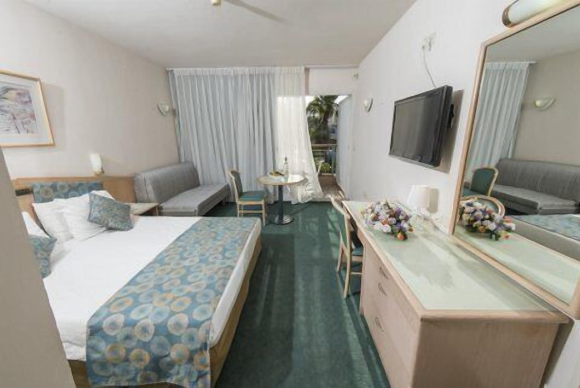 Americana Eilat Hotel Exterior photo